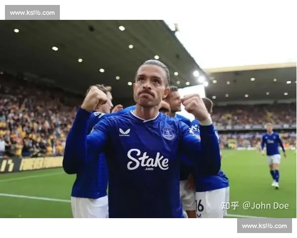 格拉利什加盟埃弗顿穿 18 号，致敬传奇开启蓝军新征程