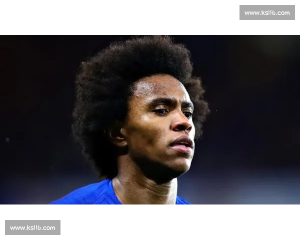 帕尔马总监回应莱昂尼转会风暴:留队才是 18 岁新星最优解 帕尔马总监回应莱昂尼转会风暴:留队才是 18 岁新星最优解